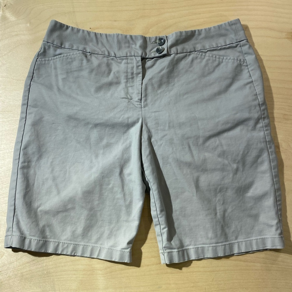 Ann Taylor Signature Fit Women's Gray Shorts 14 (MS)